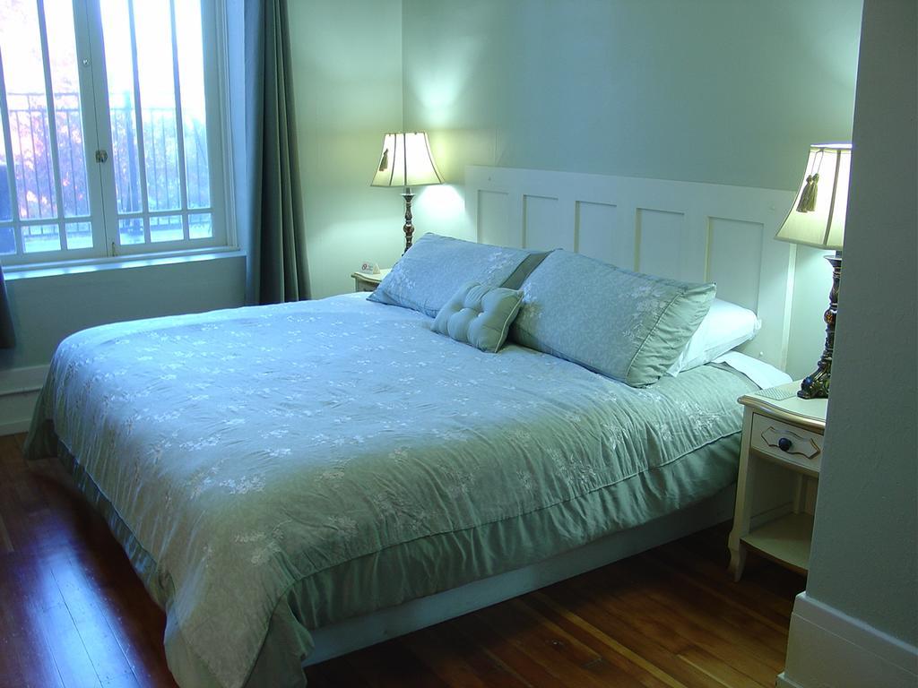 Centralia Square Grand Ballroom And Vintage Hotel Room photo