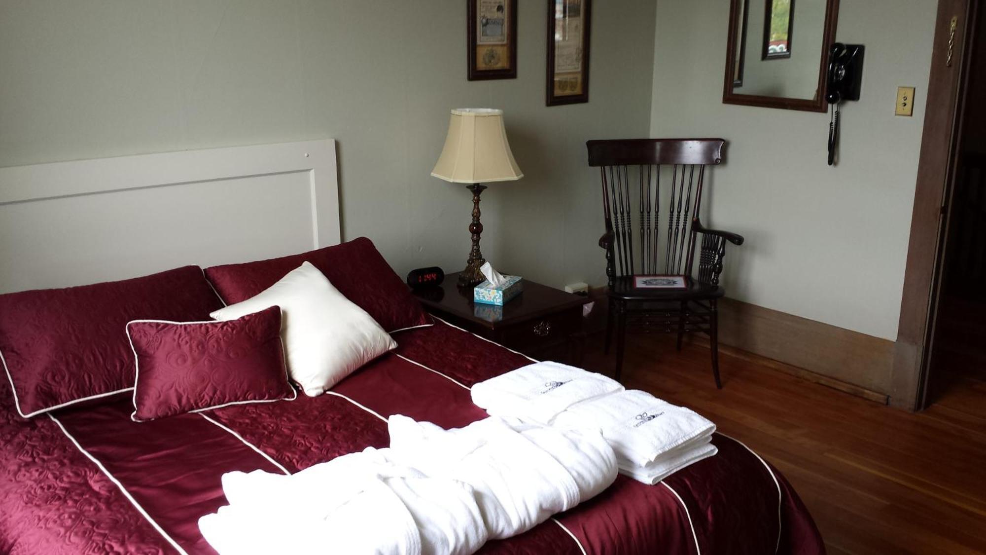 Centralia Square Grand Ballroom And Vintage Hotel Room photo