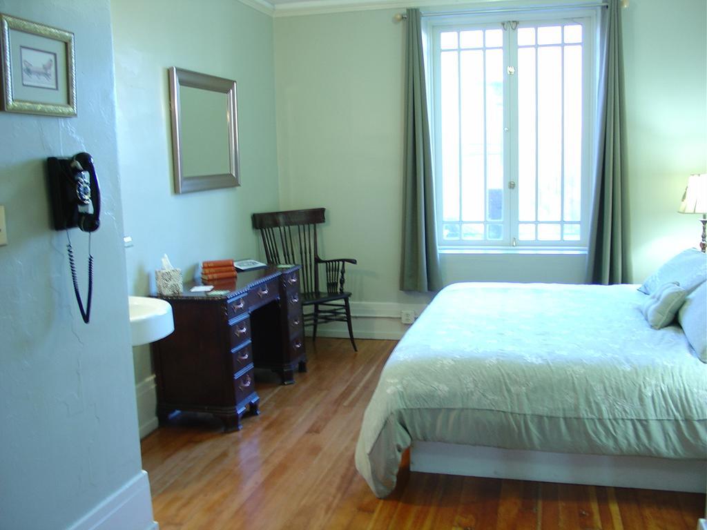 Centralia Square Grand Ballroom And Vintage Hotel Room photo