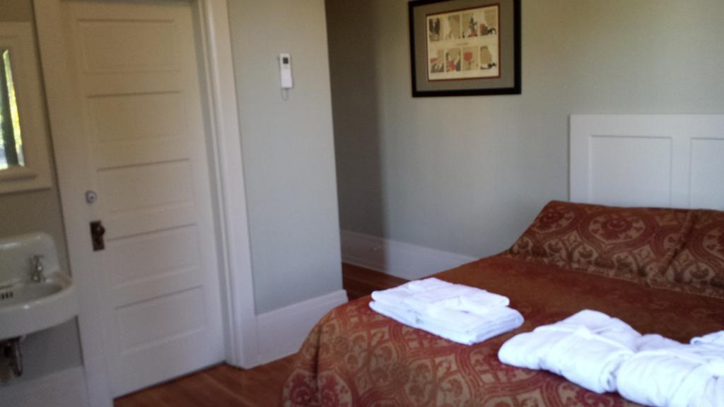 Centralia Square Grand Ballroom And Vintage Hotel Room photo